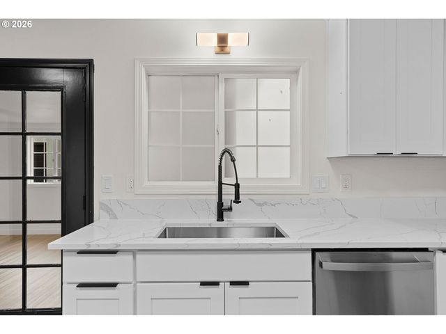 5073 Se RAINBOW Ln, Milwaukie, OR 97222