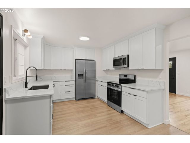 5073 Se RAINBOW Ln, Milwaukie, OR 97222