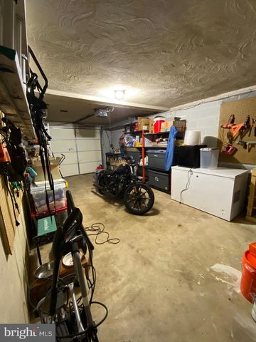 847 RIVENDELL LN, Pottstown, PA 19464