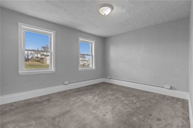 24 Adams St, Cokeburg, PA 15324