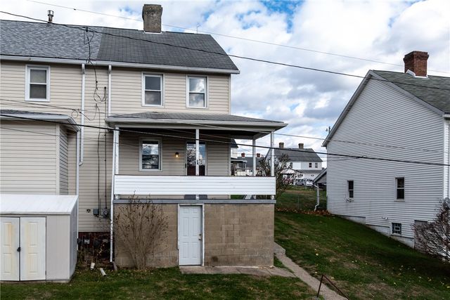 24 Adams St, Cokeburg, PA 15324