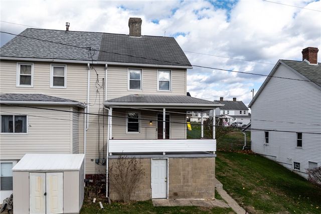 24 Adams St, Cokeburg, PA 15324