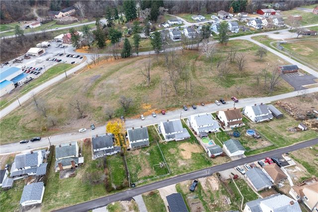 24 Adams St, Cokeburg, PA 15324