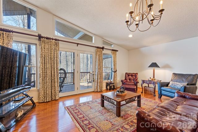 831 Forest Run Road, Whittier, NC 28789