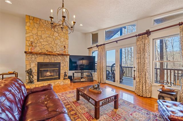 831 Forest Run Road, Whittier, NC 28789