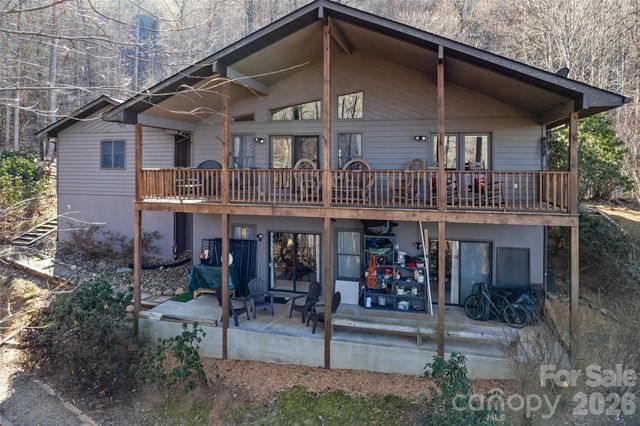 831 Forest Run Road, Whittier, NC 28789