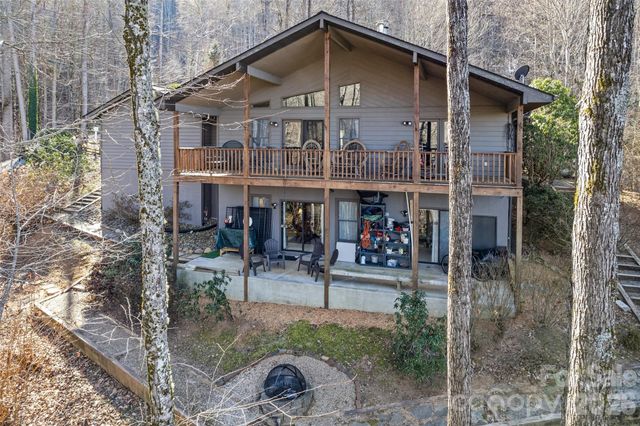 831 Forest Run Road, Whittier, NC 28789