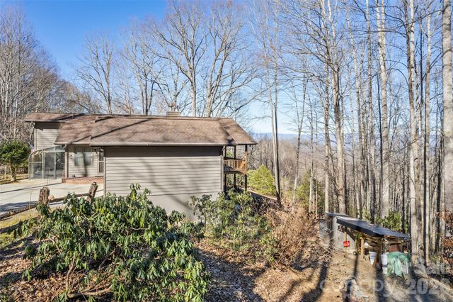 831 Forest Run Road, Whittier, NC 28789