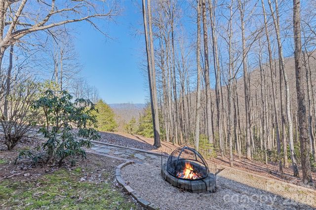 831 Forest Run Road, Whittier, NC 28789
