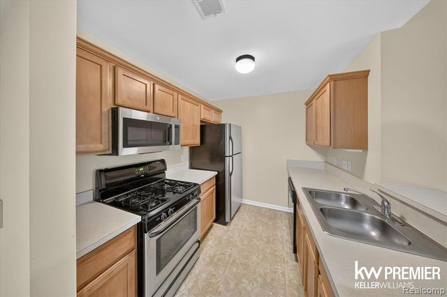 1081 Addington Lane, Ann Arbor, MI 48108