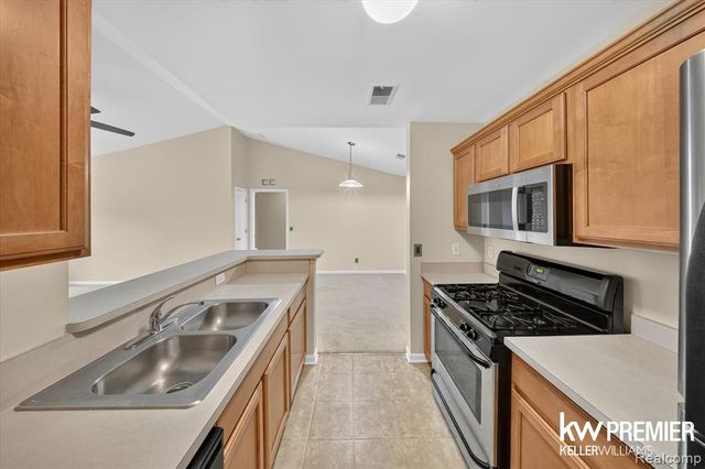 1081 Addington Lane, Ann Arbor, MI 48108