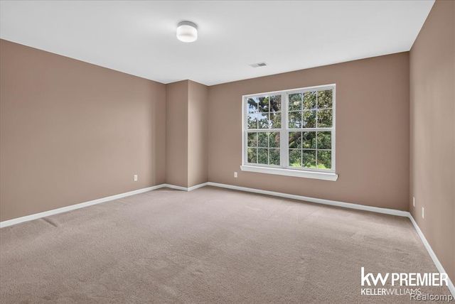 1081 Addington Lane, Ann Arbor, MI 48108