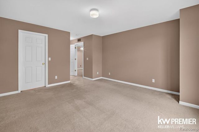 1081 Addington Lane, Ann Arbor, MI 48108