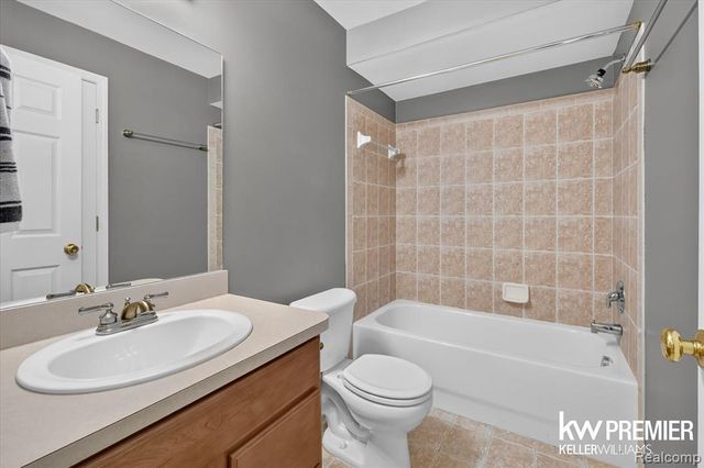 1081 Addington Lane, Ann Arbor, MI 48108
