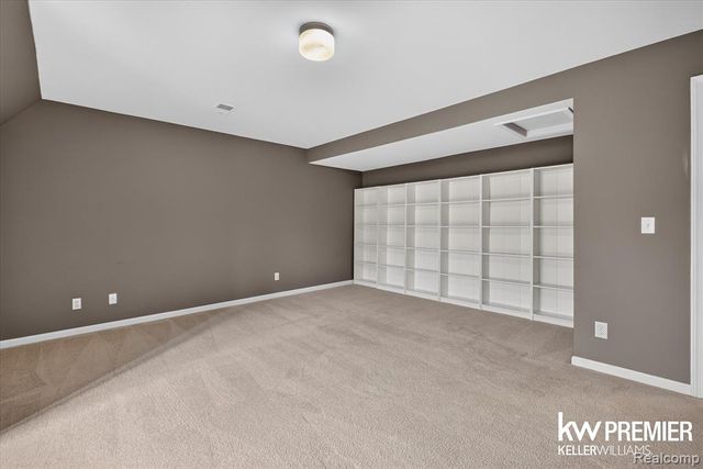 1081 Addington Lane, Ann Arbor, MI 48108