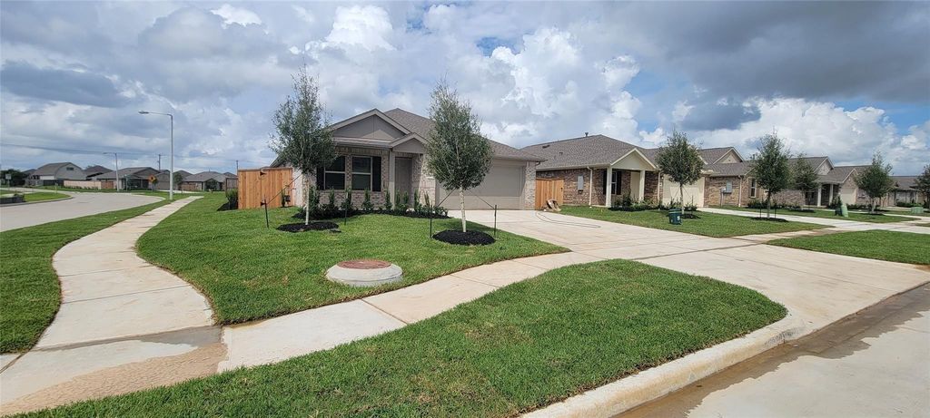 2226 Still Bend Lane, League City, TX 77573