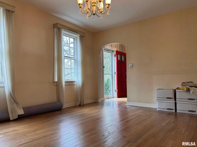 2606 W LAKE SHORE Drive, Springfield, IL 62712