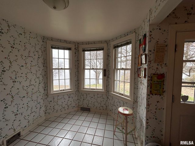 2606 W LAKE SHORE Drive, Springfield, IL 62712