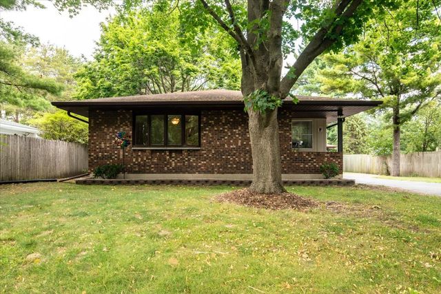 9802 W Oak Forest Drive, Beach Park, IL 60099