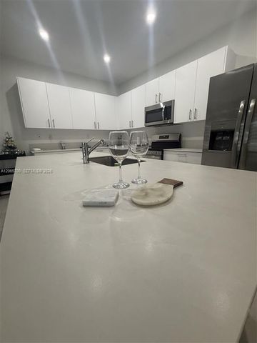 2619 SE 24th Court, Homestead, FL 33035