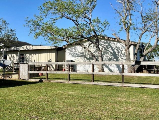 5107 County Road 469, Brazoria, TX 77422
