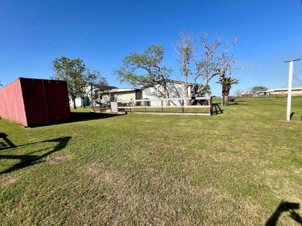 5107 County Road 469, Brazoria, TX 77422