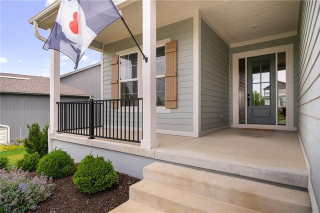 9037 Mesquite Street, Shawnee, KS 66227