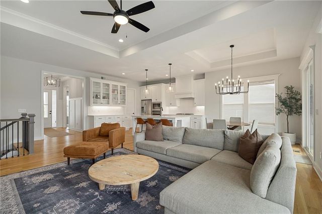 9037 Mesquite Street, Shawnee, KS 66227