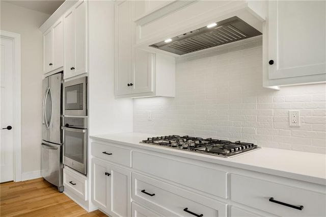 9037 Mesquite Street, Shawnee, KS 66227