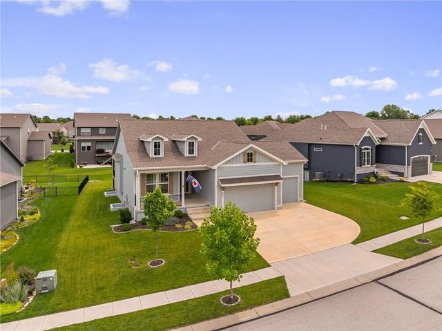 9037 Mesquite Street, Shawnee, KS 66227