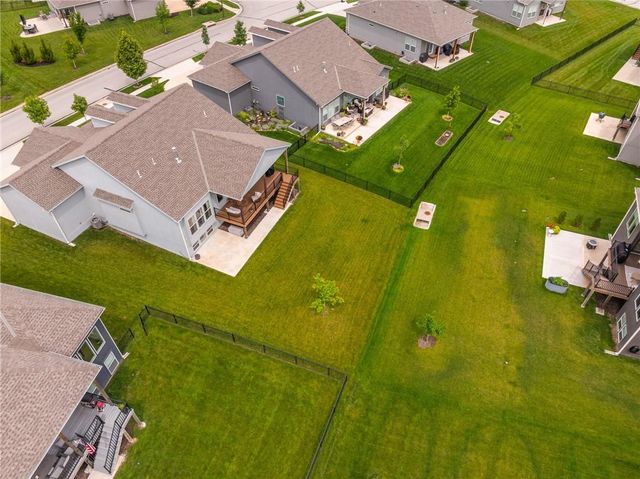 9037 Mesquite Street, Shawnee, KS 66227