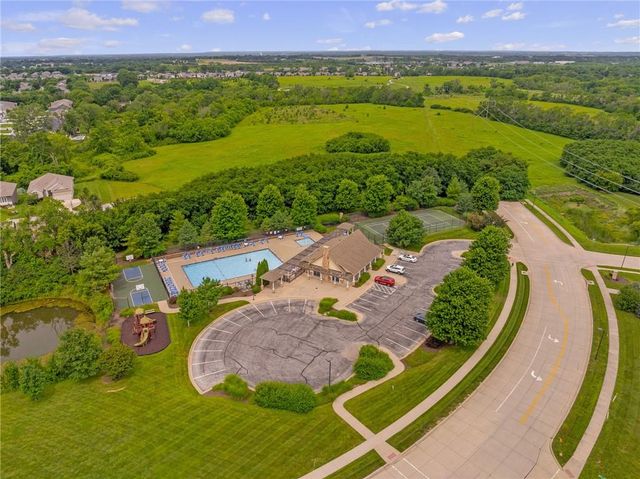 9037 Mesquite Street, Shawnee, KS 66227