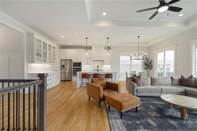 9037 Mesquite Street, Shawnee, KS 66227