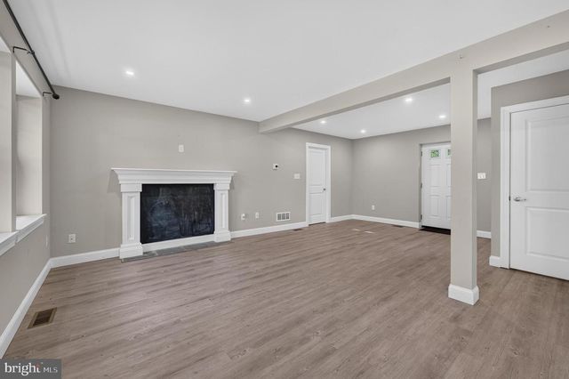 62 HIGGINS AVE, Clementon, NJ 08021