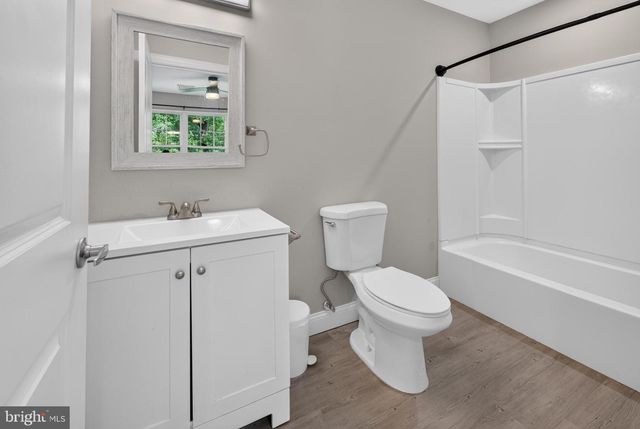 62 HIGGINS AVE, Clementon, NJ 08021