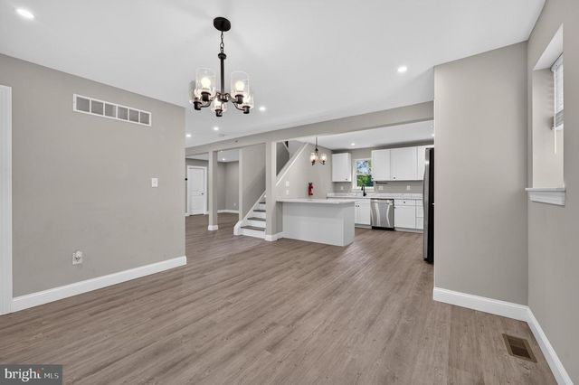 62 HIGGINS AVE, Clementon, NJ 08021