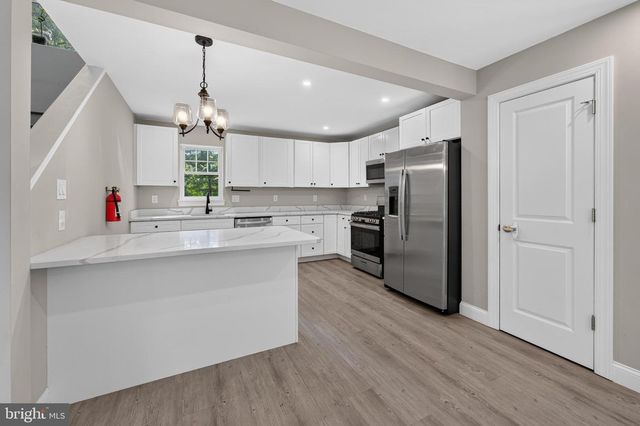 62 HIGGINS AVE, Clementon, NJ 08021