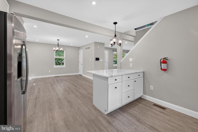 62 HIGGINS AVE, Clementon, NJ 08021