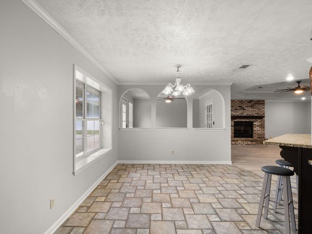 754 Browns Ln, Leesville, LA 71446