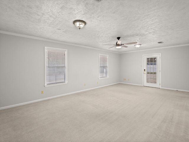 754 Browns Ln, Leesville, LA 71446