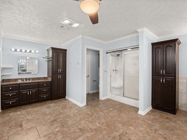 754 Browns Ln, Leesville, LA 71446