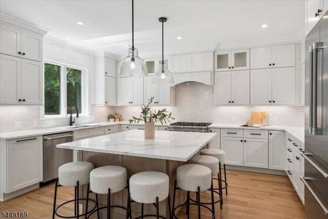 169 Watchung Ave, Chatham Boro, NJ 07928