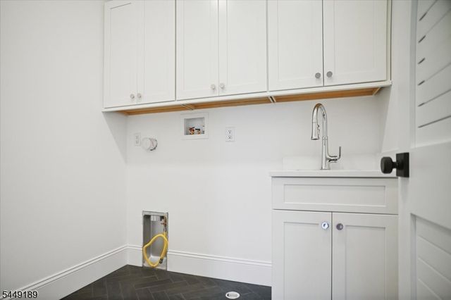 169 Watchung Ave, Chatham Boro, NJ 07928