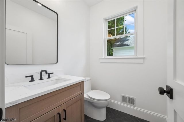 169 Watchung Ave, Chatham Boro, NJ 07928