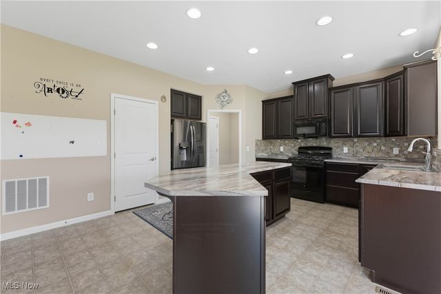 6456 Horseshoe Avenue NE, Canton, OH 44721