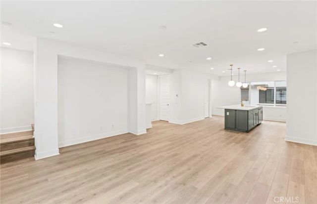 106 Kimberwick Court, Burbank, CA 91506