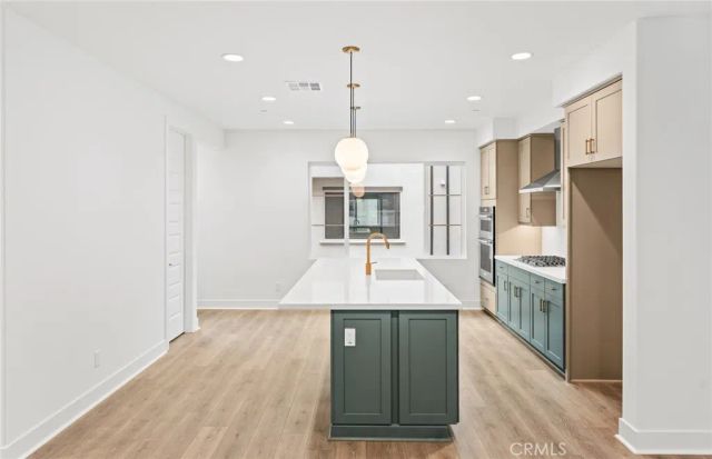 106 Kimberwick Court, Burbank, CA 91506