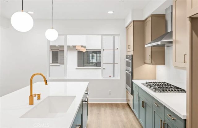 106 Kimberwick Court, Burbank, CA 91506