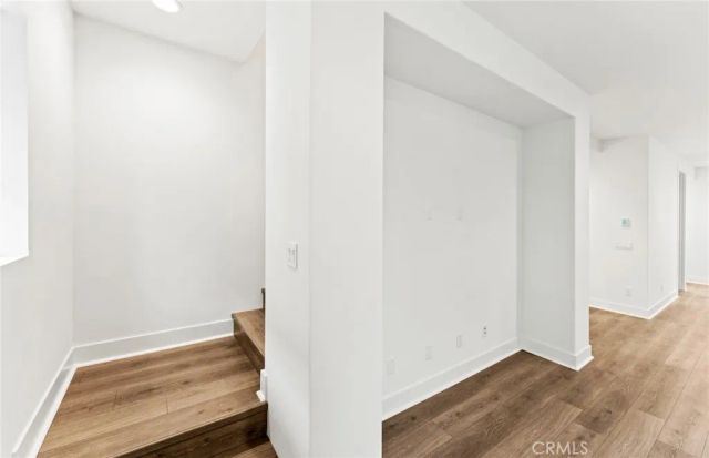 106 Kimberwick Court, Burbank, CA 91506