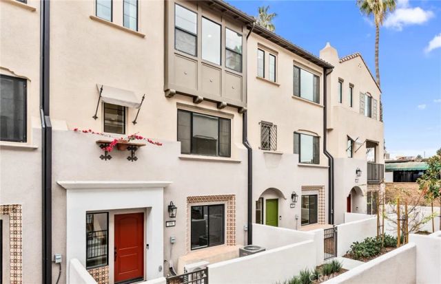 106 Kimberwick Court, Burbank, CA 91506